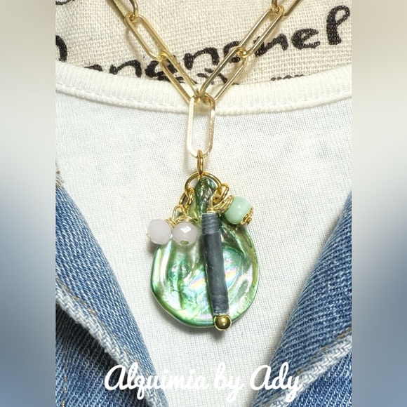 Green cat’s eye multiple charms gold chunky chain necklace - Picture 2 of 4